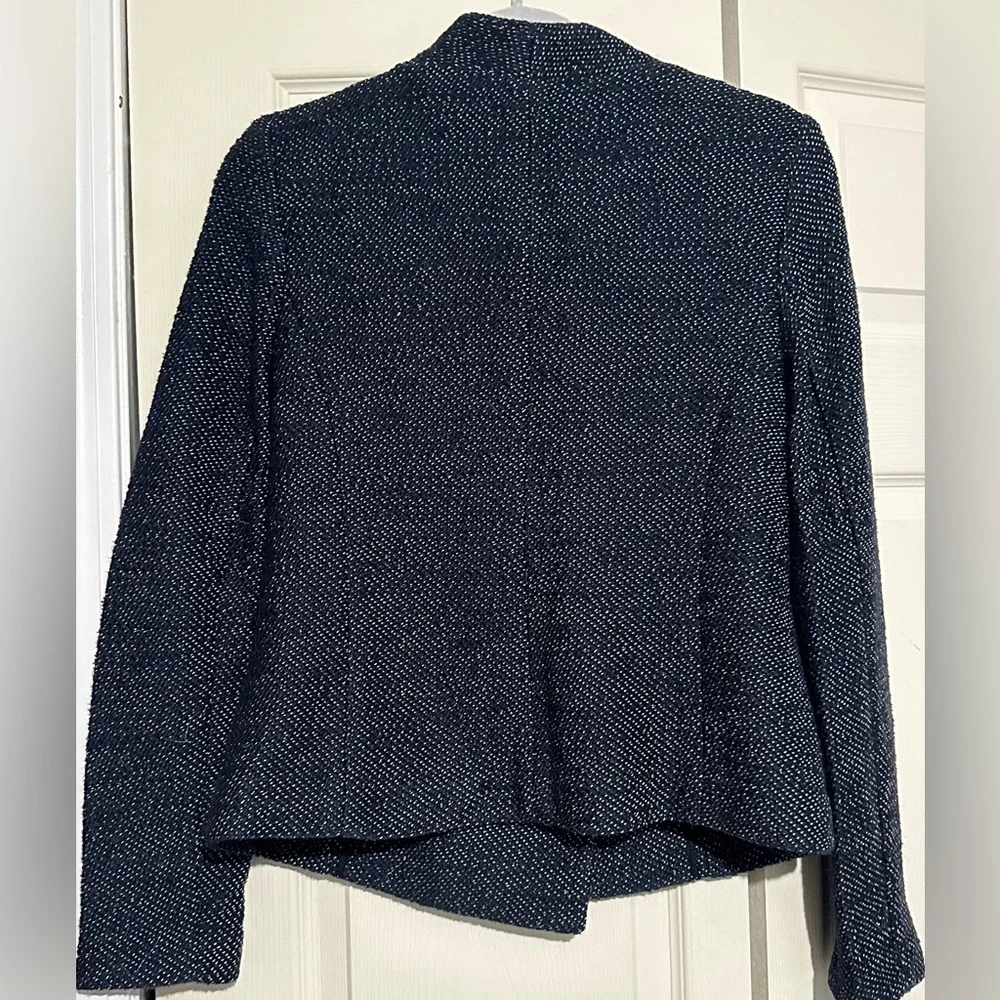 Loft Jacket - Picture 2 of 3